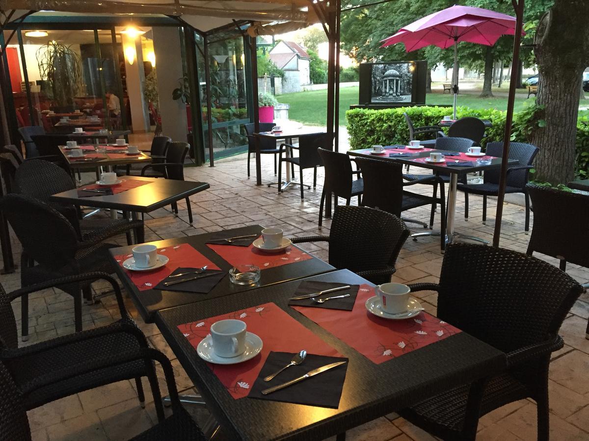 Hotel Restaurant Du Parc De La Colombiere Dijon Exterior photo